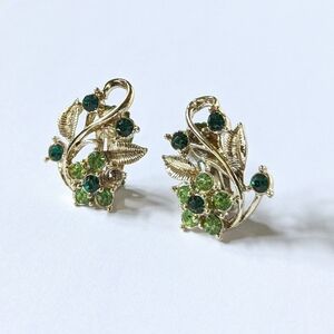 Vintage Floral Leaf Vines Jeweled Clip-on Earrings, Hunter Emerald Green Silver